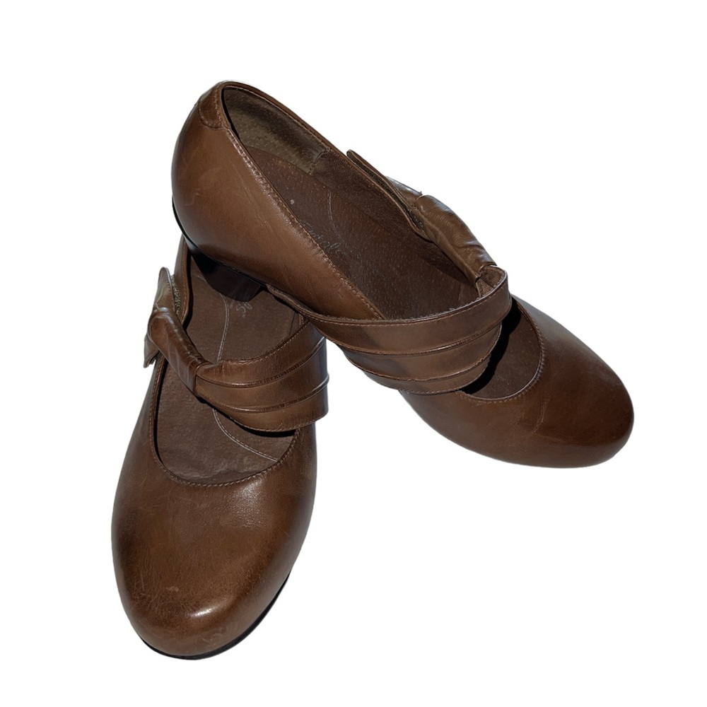 Rose Petals by Walking Cradles 8.5W